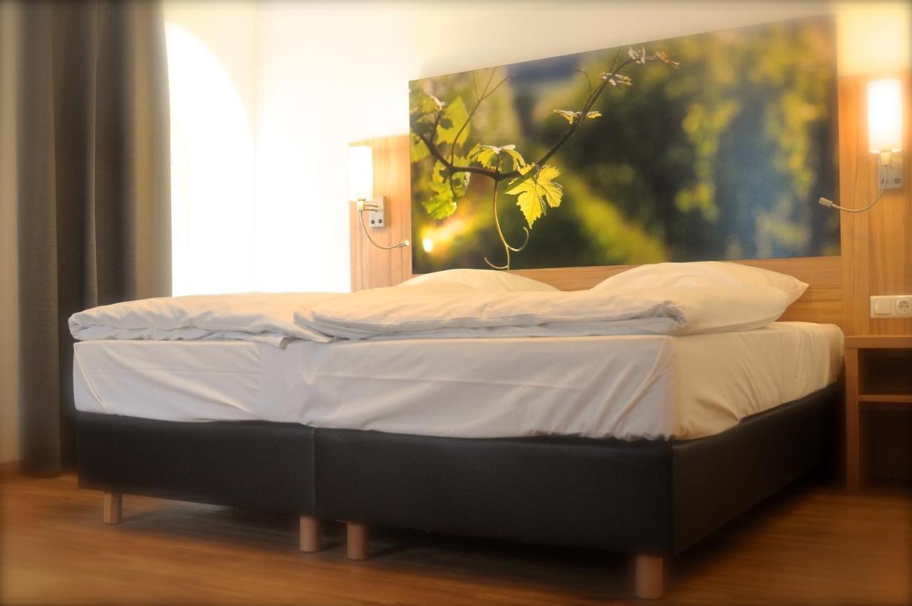Hotel Deutsches Haus Kitzingen Esterno foto